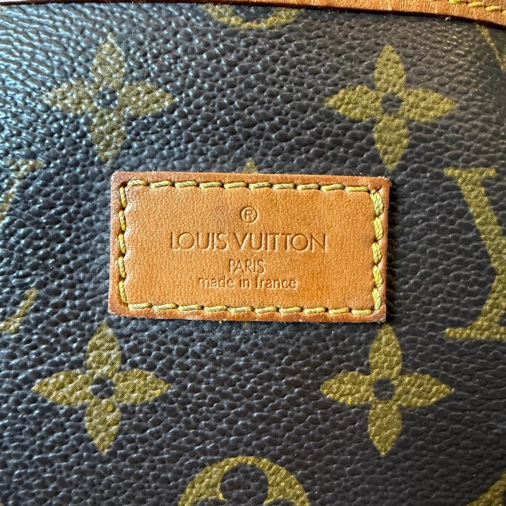 Louis Vuitton Saumur 35 in Brown Monogram - Vintage Crossbody - Picture 12 of 14